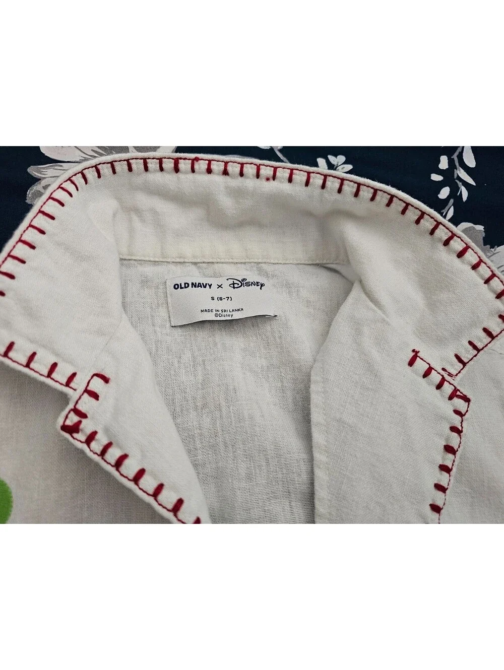 Boy's Old Navy Disney Button Up Shirt Embroidered Mickey Minnie Size Small 6-7